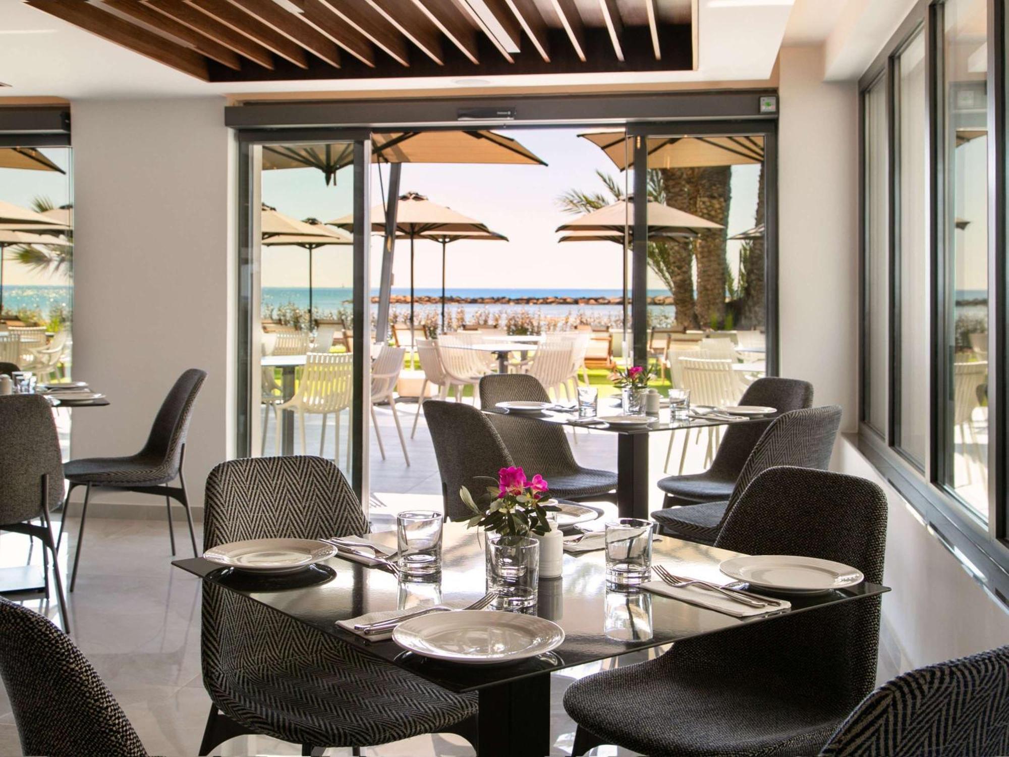 Mercure Larnaca Beach Resort 外观 照片