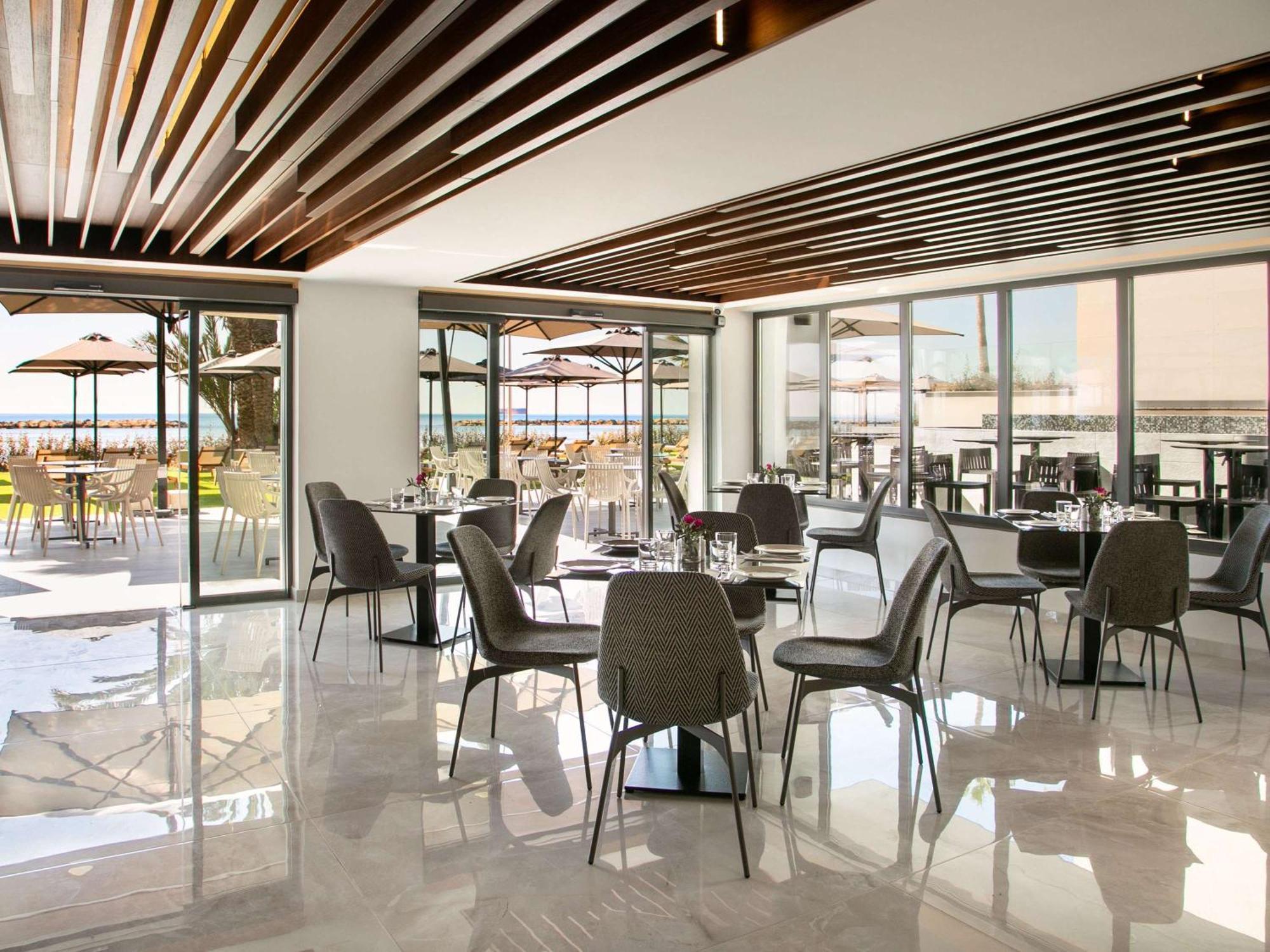 Mercure Larnaca Beach Resort 外观 照片