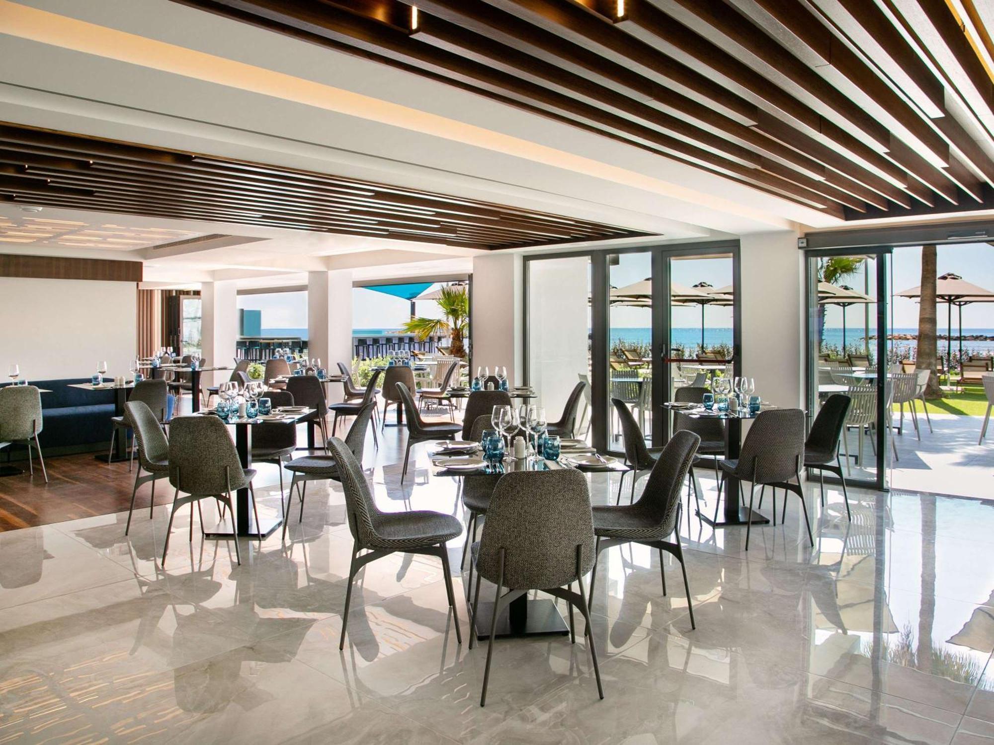 Mercure Larnaca Beach Resort 外观 照片