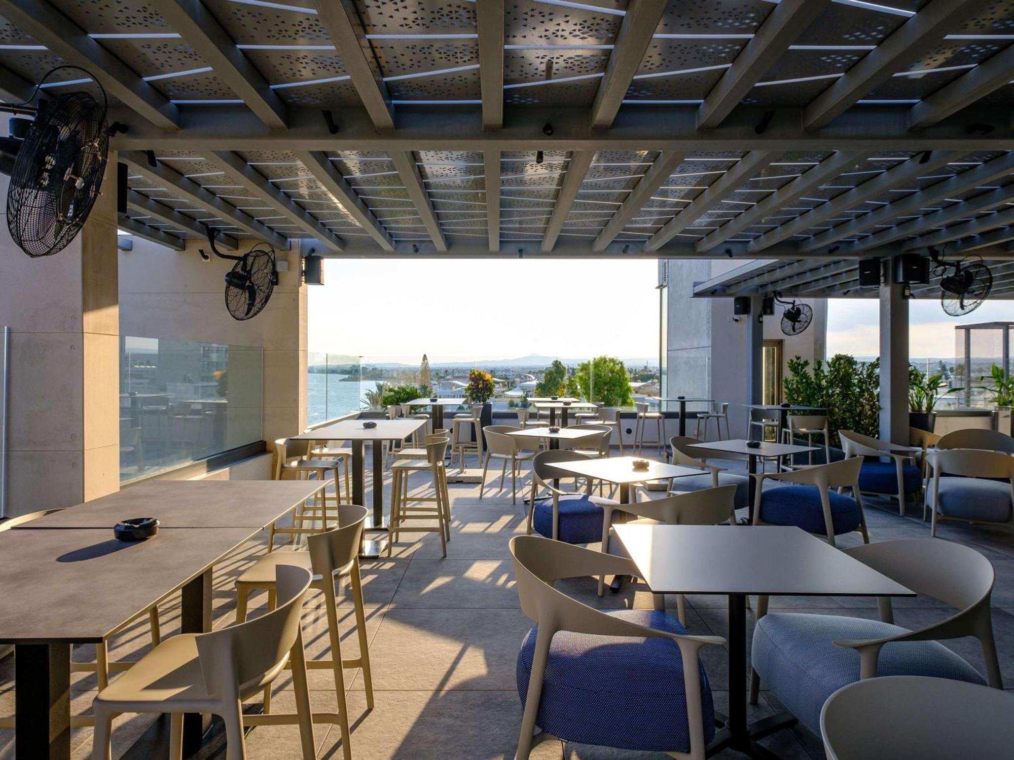 Mercure Larnaca Beach Resort 外观 照片